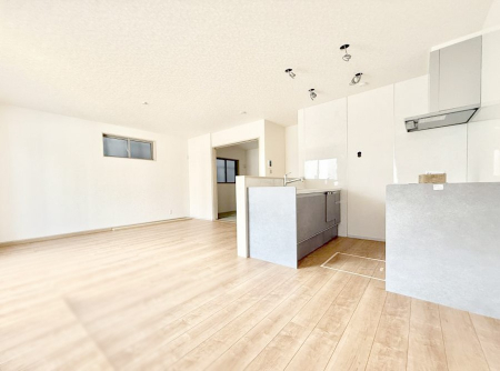 rO@났ƏΊ炪W܂AS܂郊rO