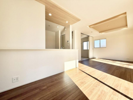 ���r���O�@���������R�Ɖ�b�����܂��A�S�n�悢�ЂƂƂ�