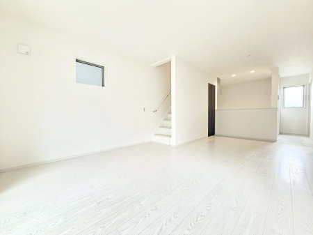 rO@났ƏΊ炪W܂AS܂郊rO