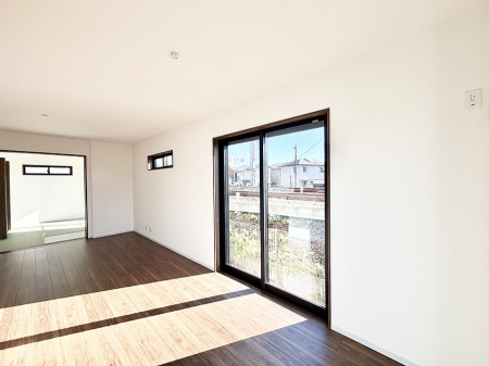 ���r���O�@���������R�Ɖ�b�����܂��A�S�n�悢�ЂƂƂ�