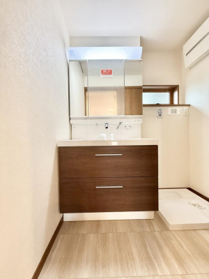 ʑEʏ@邢ʏ͖̎yłႢł