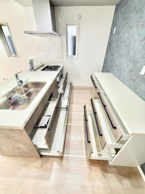 �L�b�`���@�������Ƒ����J��[�߂�A������̂���L�b�`��