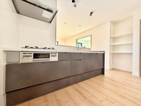 �L�b�`���@�������Ƒ����J��[�߂�A������̂���L�b�`��