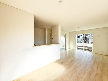 ���r���O�@���������S�n�̂����A���z�̃��r���O