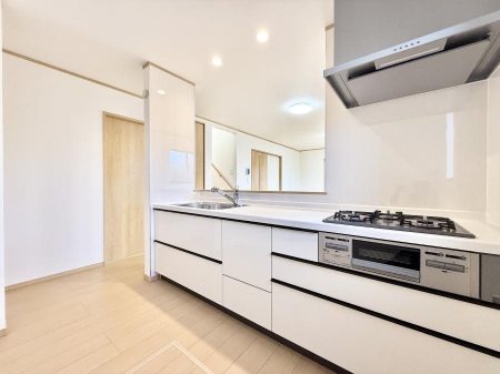 �L�b�`���@�������Ƒ����J��[�߂�A������̂���L�b�`��