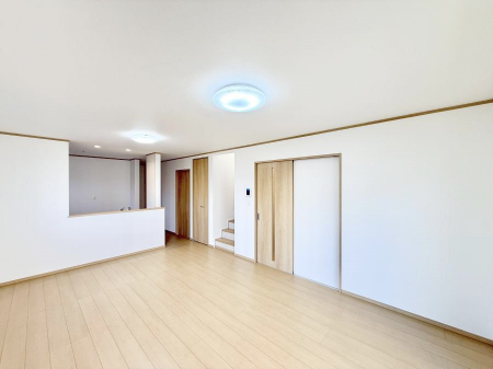 ���r���O�@���������났�ƏΊ炪�W�܂�A�S���܂郊�r���O