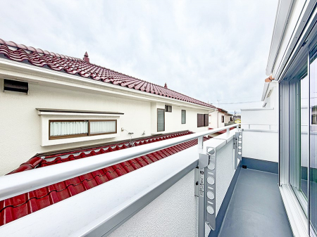 �o���R�j�[�@������ �G�߂̈ڂ낢����������J���I�ȋ�Ԃł�