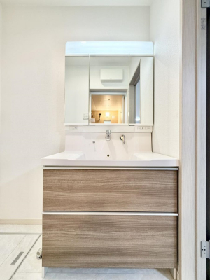 ʑEʏ@邢ʏ͖̎yłႢł