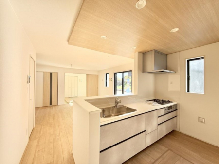 �L�b�`���@�������Ƒ����J��[�߂�A������̂���L�b�`��