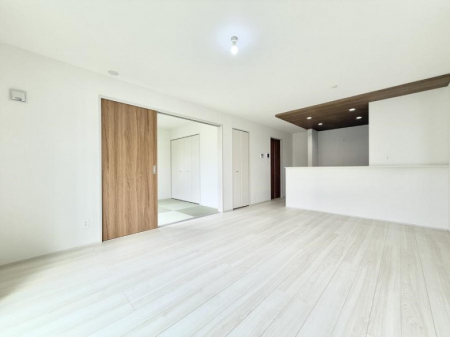 rO@Cɓ̏ꏊŁÂтƂԂ