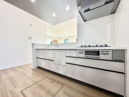 �L�b�`���@�������Ƒ����J��[�߂�A������̂���L�b�`��