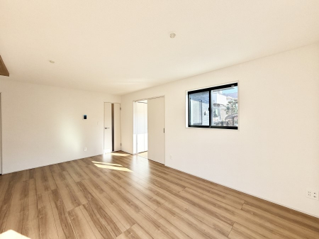 ���r���O�@���������R�Ɖ�b�����܂��A�S�n�悢�ЂƂƂ�