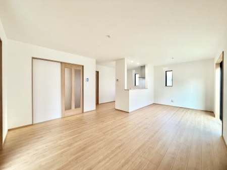 ���r���O�@���������났�ƏΊ炪�W�܂�A�S���܂郊�r���O