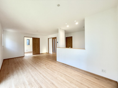 ���r���O�@���������S�n�̂����A���z�̃��r���O