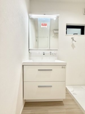 ʑEʏ@邢ʏ͖̎yłႢł