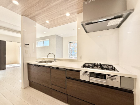 �L�b�`���@�������Ƒ����J��[�߂�A������̂���L�b�`��