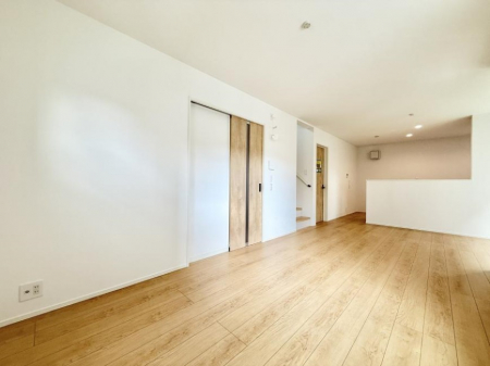 rO@났ƏΊ炪W܂AS܂郊rO