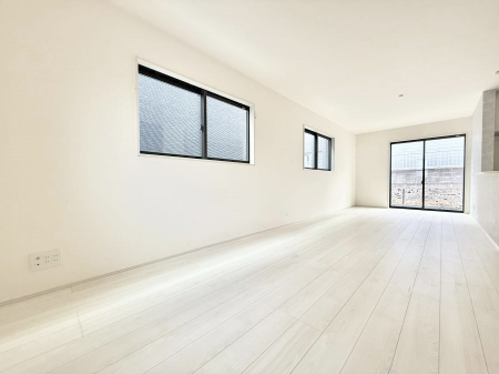 ���r���O�@���������났�ƏΊ炪�W�܂�A�S���܂郊�r���O