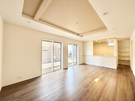 ���r���O�@���������S�n�̂����A���z�̃��r���O