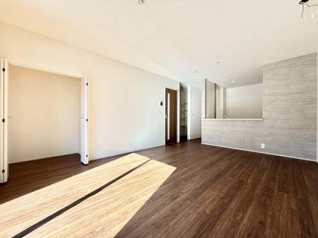 ���r���O�@���������R�Ɖ�b�����܂��A�S�n�悢�ЂƂƂ�