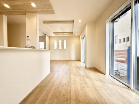 rO@났ƏΊ炪W܂AS܂郊rO