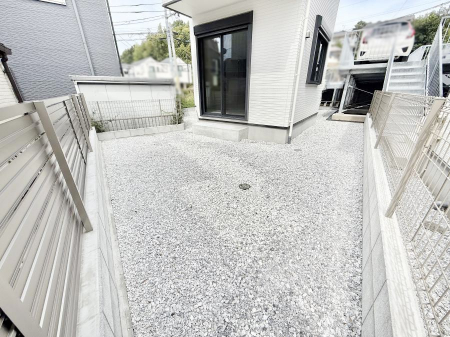 ̑@Oρ~nɂƂ肠΂̃Xy[XA₩ȕ͋Cł