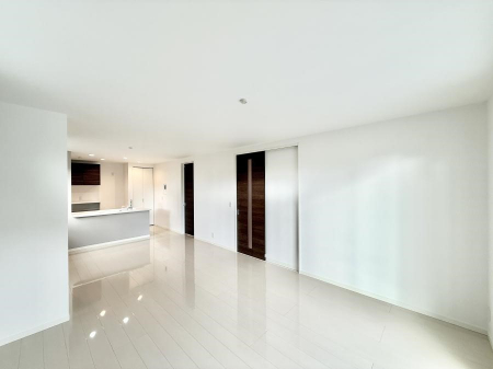 ���r���O�@���������났�ƏΊ炪�W�܂�A�S���܂郊�r���O