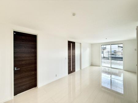 ���r���O�@���������R�Ɖ�b�����܂��A�S�n�悢�ЂƂƂ�