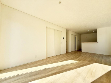 ���r���O�@���������났�ƏΊ炪�W�܂�A�S���܂郊�r���O