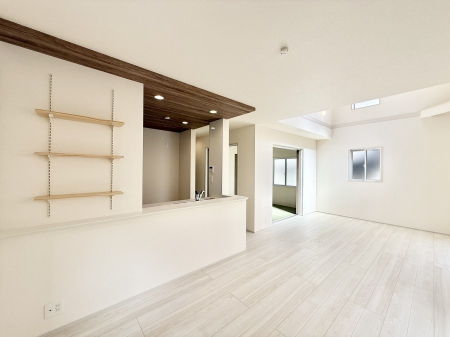 rO@났ƏΊ炪W܂AS܂郊rO