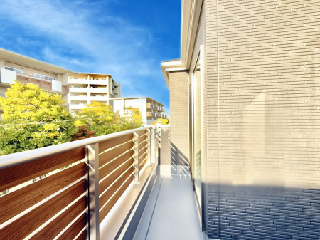 �o���R�j�[�@������ �G�߂̈ڂ낢����������J���I�ȋ�Ԃł�