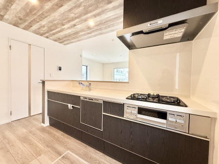 �L�b�`���@�������Ƒ����J��[�߂�A������̂���L�b�`��