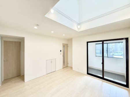 rO@났ƏΊ炪W܂AS܂郊rO