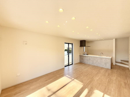 ���r���O�@���������R�Ɖ�b�����܂��A�S�n�悢�ЂƂƂ�