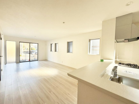 ���r���O�@���������R�Ɖ�b�����܂��A�S�n�悢�ЂƂƂ�