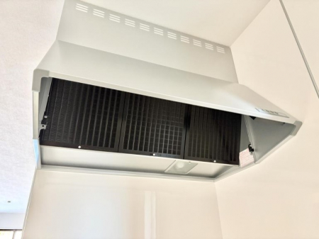 ���̑����ρ@�ݔ����������̏��C����������C��ɗU������A�����I�ɔr�����ł��܂��B