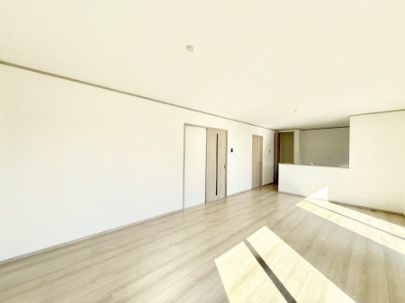 ���r���O�@���������났�ƏΊ炪�W�܂�A�S���܂郊�r���O