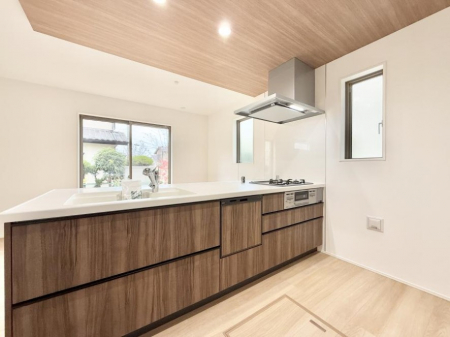 �L�b�`���@�������Ƒ����J��[�߂�A������̂���L�b�`��