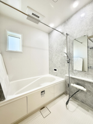 �����@����