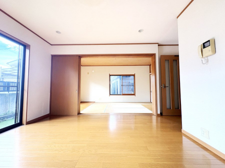 rO@났ƏΊ炪W܂AS܂郊rO