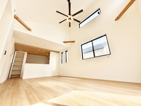 rO@났ƏΊ炪W܂AS܂郊rO