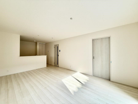 ���r���O�@���������났�ƏΊ炪�W�܂�A�S���܂郊�r���O