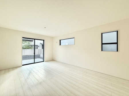 ���r���O�@���������S�n�̂����A���z�̃��r���O