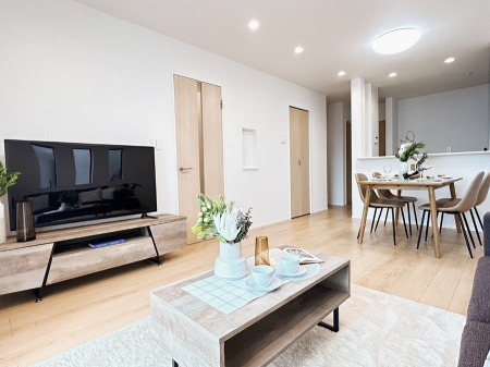 rO@났ƏΊ炪W܂AS܂郊rO