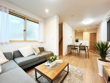 rO@났ƏΊ炪W܂AS܂郊rO