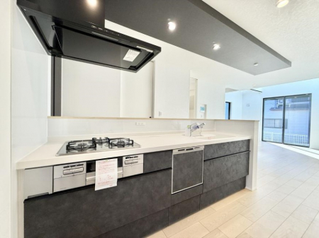 �L�b�`���@�������Ƒ����J��[�߂�A������̂���L�b�`��