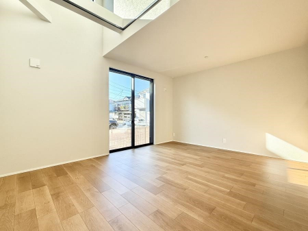 ���r���O�@���������R�Ɖ�b�����܂��A�S�n�悢�ЂƂƂ�