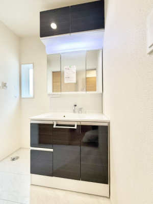 ʑEʏ@邢ʏ͖̎yłႢł