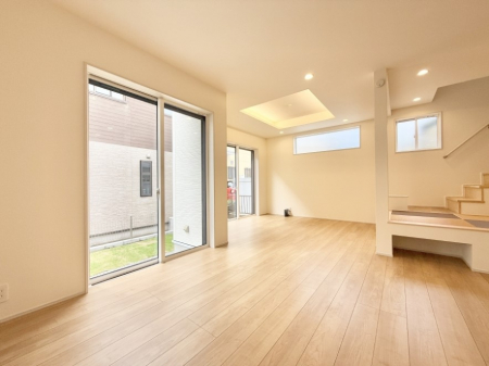 rO@Cɓ̏ꏊŁÂтƂԂ