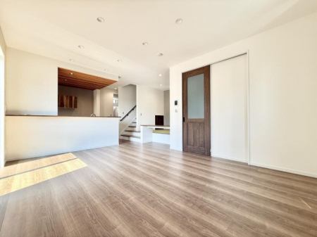 ���r���O�@���������났�ƏΊ炪�W�܂�A�S���܂郊�r���O